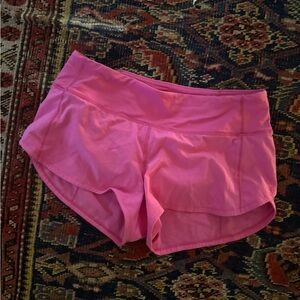Lululemon Athletica Bright Pink Athletic Shorts (Speed Up Short 2.5” size-4)